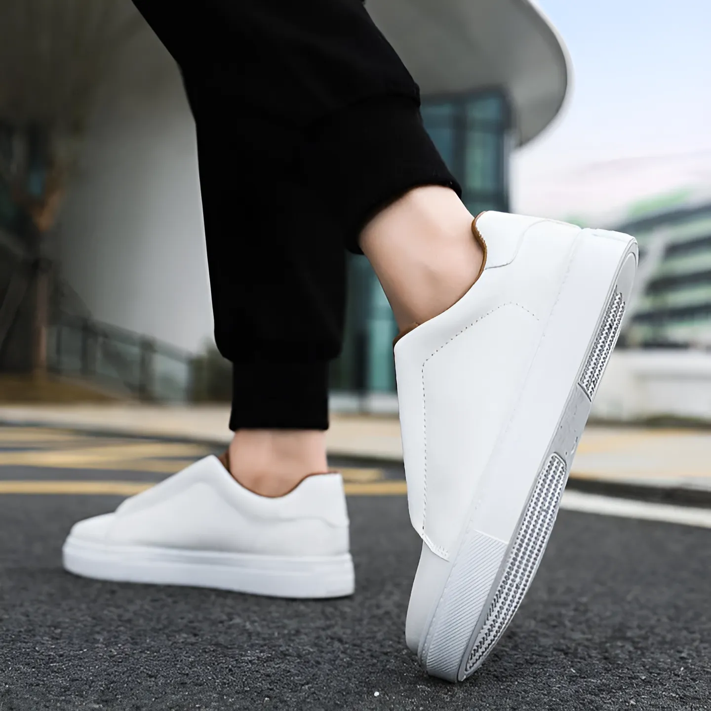 BRUCE™ - COMFORTABLE SLIP-ON SNEAKERS